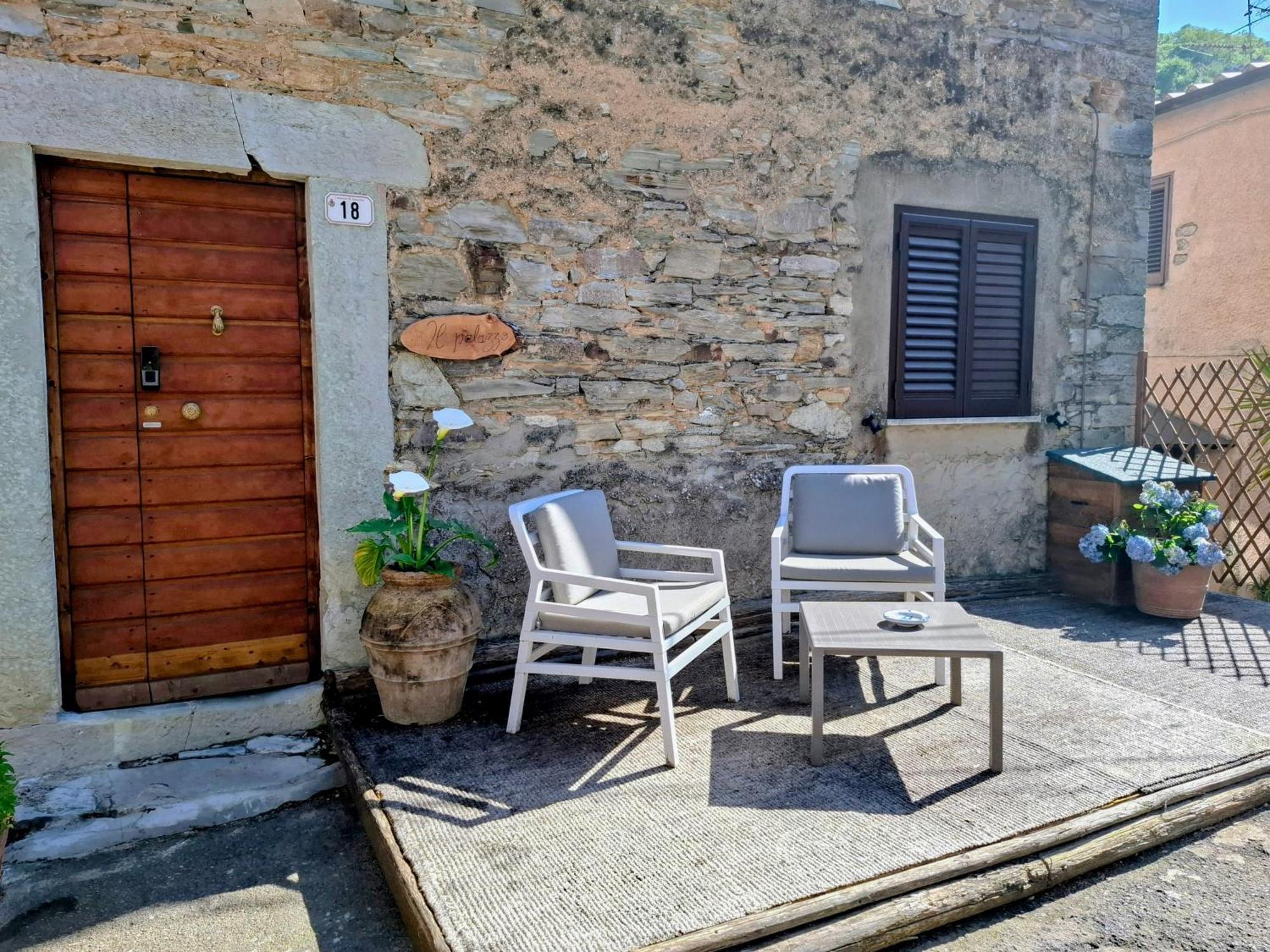 Il Palazzo, Le Fornaci Hotel Sassetta Kültér fotó